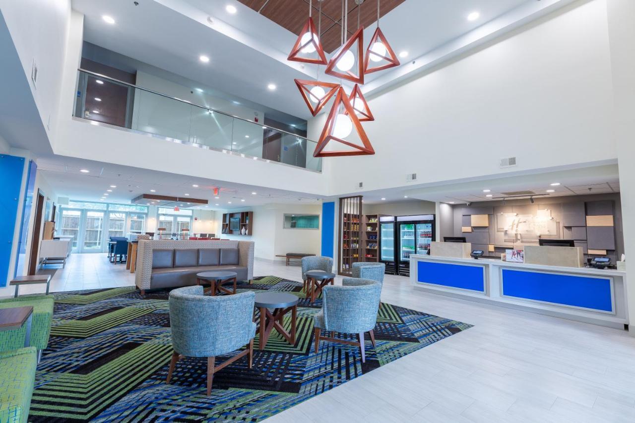 Holiday Inn Express & Suites Arlington North - Stadium Area By Ihg Exterior photo